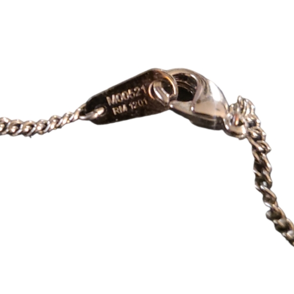 LOUIS VUITTON | Men's LV Instinct Pendent Necklace - Picture 4 of 4